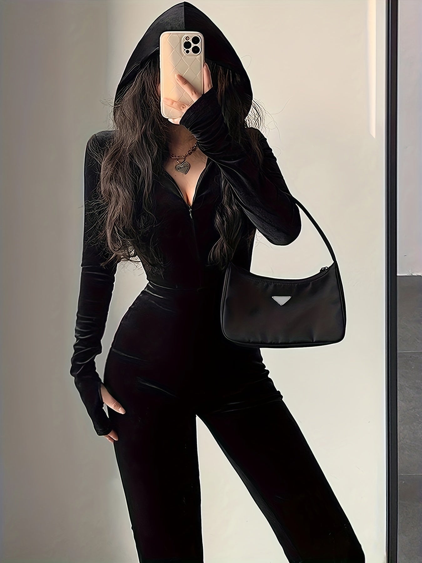 Leyenna | Samt-Jumpsuit mit Reißverschluss