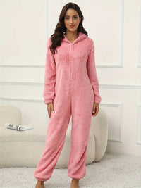 Leyorae | Einfarbiger Flauschiger Kapuzen-Lounge-Overall – Rosa