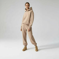 Oversized Loungewear Set für Damen mit Kapuzen Sweatshirt und Jogginghose – Hellbraun