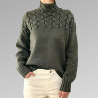 Rollkragenpullover mit Twist-Details – Elegante Wärme mit moderner Raffinesse – Oliv