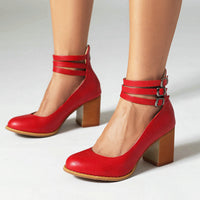 Caa  | Glatte Sandalen mit Knöchelriemen und Keilabsatz – Rot