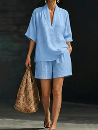 Yamina - Soft-Touch-Set aus V-Ausschnitt-Top und Shorts – Blau