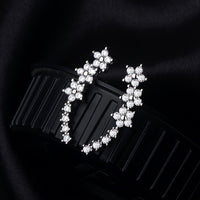 Yazaria – Ohrringe mit Blumenmuster – Silber