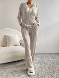 Annie - Gestricktes Lounge-Set mit Rippenmuster und V-Ausschnitt – Beige