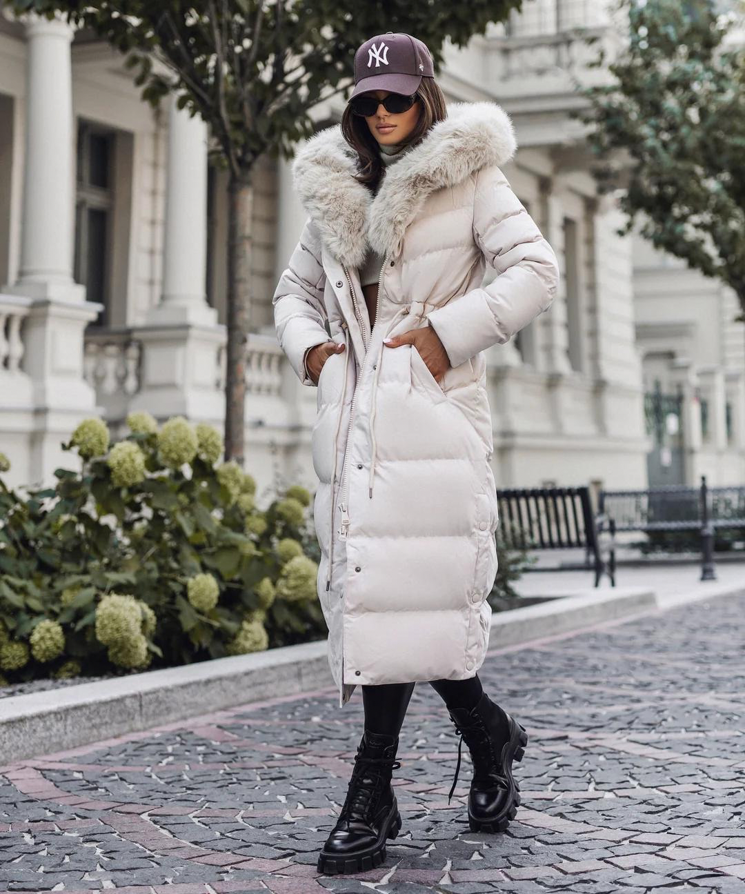Aniela | Elegante Lange Jacke mit Pelz