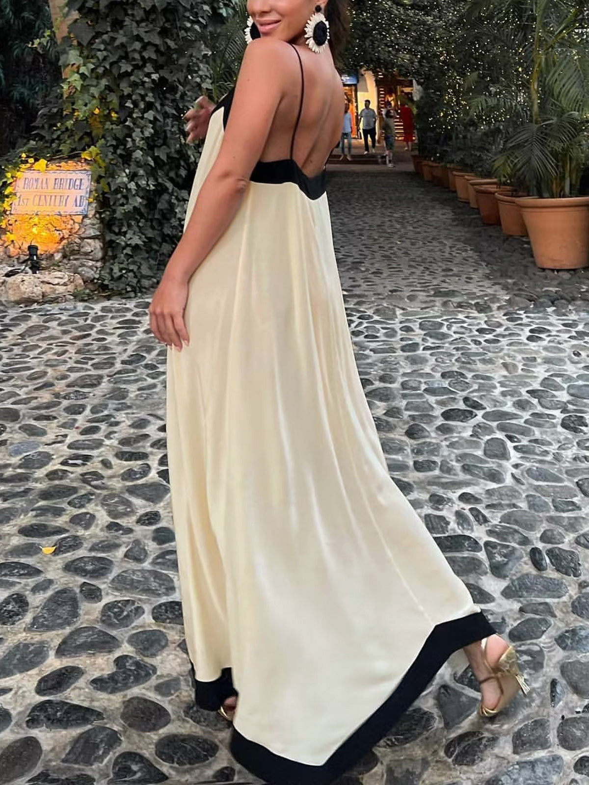 Victoria Elegantes Kleid | Sommerliches, lässiges Oversize-Damenkleid mit V-Ausschnitt