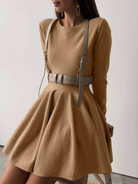 Damen Minikleid | Taillennahe Schnittführung lange Ärmel kurze Form – Camel