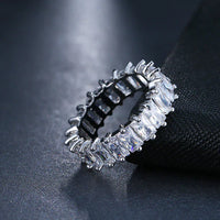 Luxuriöser Zirkonia-Ring in Gold und Silber – Silber