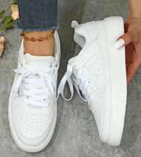 Stilvolle und bequeme Sneaker in einem einzigartigen Design – Weiß