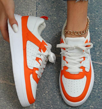 Stilvolle und bequeme Sneaker in einem einzigartigen Design – Orange