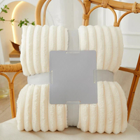Breit gestreifte Flanell-Fleecedecke – warm für Herbst und Winter, ideal als Bettdecke oder Kuscheldecke – Hellgelb