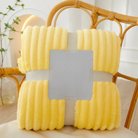 Breit gestreifte Flanell-Fleecedecke – warm für Herbst und Winter, ideal als Bettdecke oder Kuscheldecke – Gelb