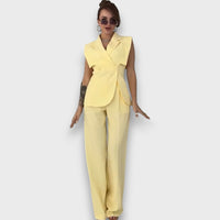 Olanda – Zweiteiler mit Oversize-Blazer und weiter Hose – Gelb