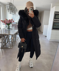 Aniela | Elegante Lange Jacke mit Pelz – Schwarz