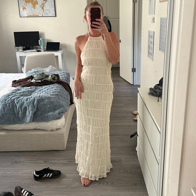Caroline | Texturiertes Halterneck-Maxikleid