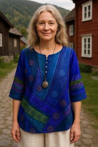 Greta™ | Bequeme und farbenfrohe Bluse mit halblangen Ärmeln – Blau