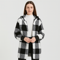 Ava | Damen Fleece-Cardigan mit Kapuze und Karomuster – Schwarz
