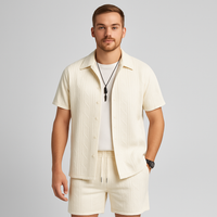 2-teiliges Jacquard-Strick-Set für Herren – Kurzarmhemd und Shorts in Unifarbe, Premium-Freizeitoutfit – Aprikose