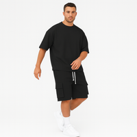 Herren-Sportbekleidungsset – Atmungsaktives Polyester-Rundhals-T-Shirt & Shorts mit Kordelzug und Taschen – Schwarz