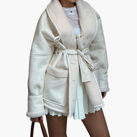 Damen Winterjacke mit Gürtel und Fronttaschen – Weiß
