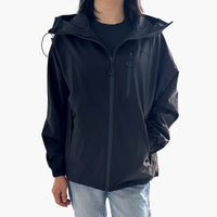 Damen jacke mit Kapuze und Reißverschlusstaschen – Schwarz