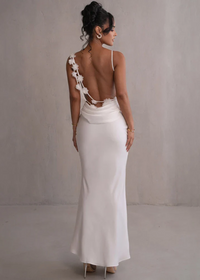 Delilah | Floral Back Maxikleid – Weiß