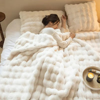 Die Plüschdecke, von der alle sprechen! - WarmWool hält Sie an kalten Tagen warm – Weiß