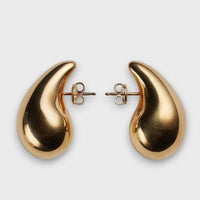 Ivy – Skulpturale Ohrstecker – Gold