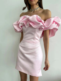 Elegantes Satinkleid mit Volant, Off-Shoulder Mini für Feste | Mirla – Rosa