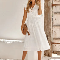 Elegante und vielseitige Sommerkleid mit V-Ausschnitt – Weiß
