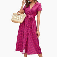 Sommerkleid für Damen – Elegantes Wickelkleid mit Blätterprint – Lila
