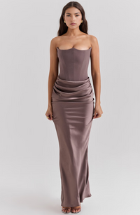 Crelhilda | Glänzendes Maxikleid – Braun