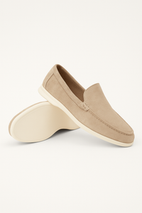 Ernstjan Loafers weiße Sohle Wildleder – Hellbraun