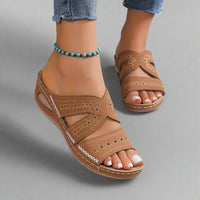 Grethilda | Elegante Sandalen mit Kristallschnalle – Braun