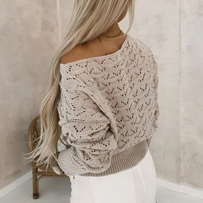 Christah | Beiger Strickpullover mit schulterfreiem Design