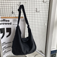 Geräumige Handtasche für Damen – Minimalistische Umhängetasche für Alltag und Freizeit, Schultergurt – Schwarz