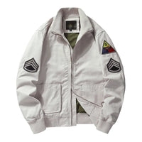 GÖTZ - BOMBERJACKE MIT MILITÄRISCHEN AUFNÄHERN – Weiß