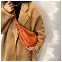 Yola | Halbmondförmige Tasche – Orange