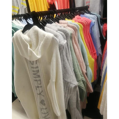 Amorette | Langer Strick-Cardigan mit Kapuze und "Simply Live" Rückenaufdruck