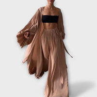 Lumara – Dreiteiliges Loungewear-Set mit Kimono – Braun
