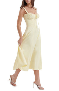 Tailliertes Kleid – Gelb