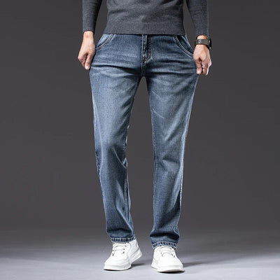 VERNER - GERADE GESCHNITTENE JEANS