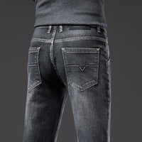 VERNER - GERADE GESCHNITTENE JEANS – Schwarz
