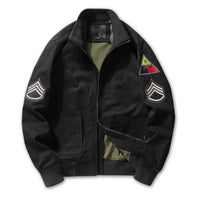 GÖTZ - BOMBERJACKE MIT MILITÄRISCHEN AUFNÄHERN – Schwarz