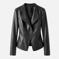 Yvette | Damen Hochglänzende Taillierte Kunstlederjacke Breites Revers – PU Leder Jacke – Schwarz