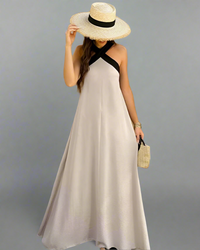 Brunhilde | Elegantes Kleid mit Rückenfreiem Schnitt und Modernem Neckholder – Weiß