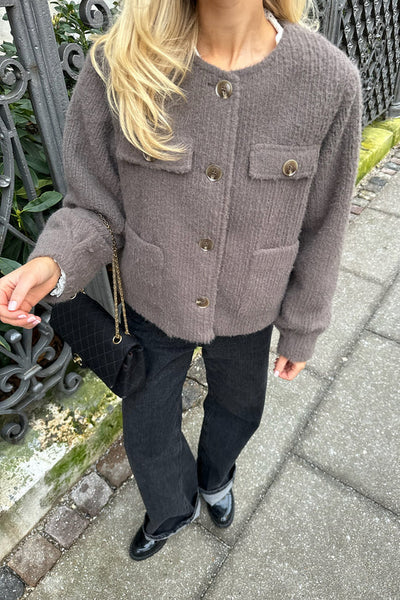 Nelli | Stylische Jacke für Damen in Braun mit Knöpfen und Taschen – Eleganz und Komfort