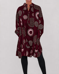 Lacie - Legeres Kleid mit Kragendetail – Rot