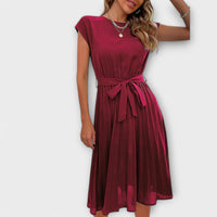 Claire | Lässiges Plisseekleid – Bordeau