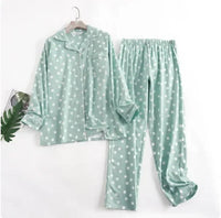 Bequemes Damen Pyjama-Set mit lebendigen Mustern | Zweiteiler – Grüne Polka